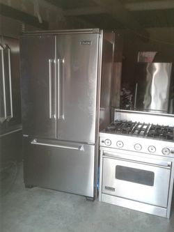 VIKING PROFESSIONAL STOVE 30" AND VIKING REFRIGERADOR 36"
