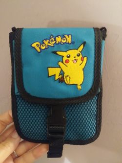 Pokeman Nintendo game case/holder