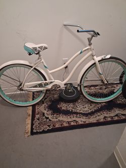white Huffy Cranbrook women's beach cruiser