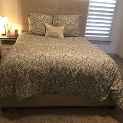 Queen upholstered linen bed