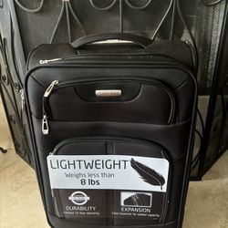 BRAND NEW Black Samsonite Expandable Carry-On 20"Luggage-Spinner Wheels