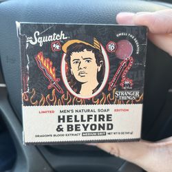 STRANGER THINGS Dr. Squatch Limited Edition DUSTIN HELLFIRE & BEYOND Men's Natural Soap bar