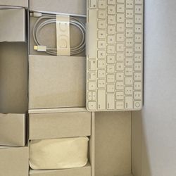 Apple Keyboard With Touch ID & Mouse