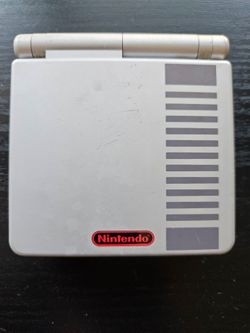 Gameboy Advance SP Classic NES Limited Edition