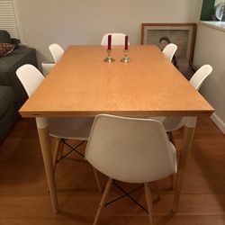 Dinning Room Table And 6 Chairs. 