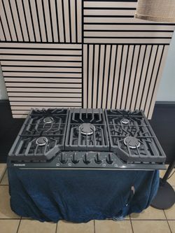 Black 36″ Frigidaire Gas Cooktop – Great Condition, Ready to Install