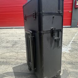Professional Rolling Makeup Train Case