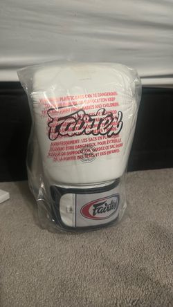 Fairtex White Leather Boxing Gloves