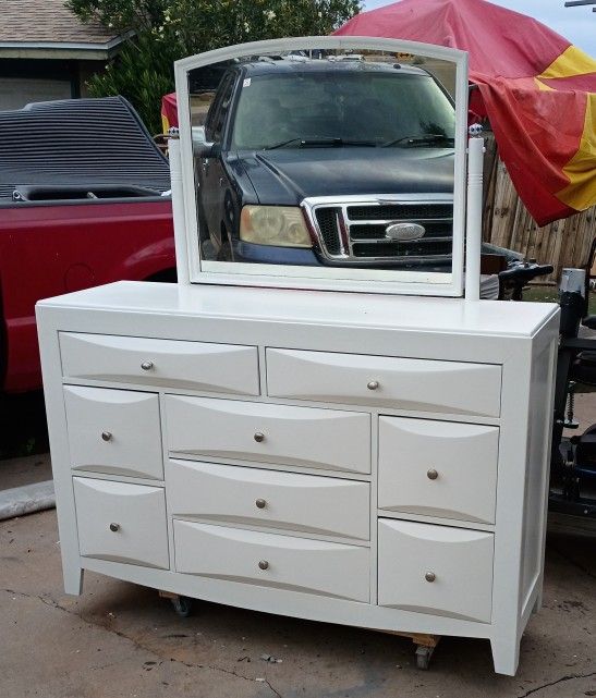 White Dresser with Mirror