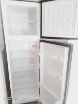 Refrigerator Brand New Never Used In Good Condition Excellent For Garage Or Mechanic Ch 30-day Warranty Delivery Available$250