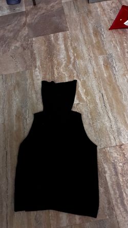 Black Sleeveless Turtleneck Top