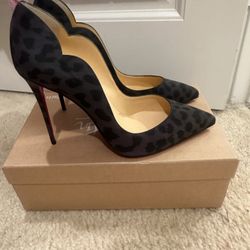 Christian louboutin Heels Sz 41 (9.5-10)
