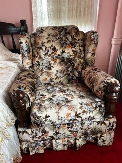 Winged back chair