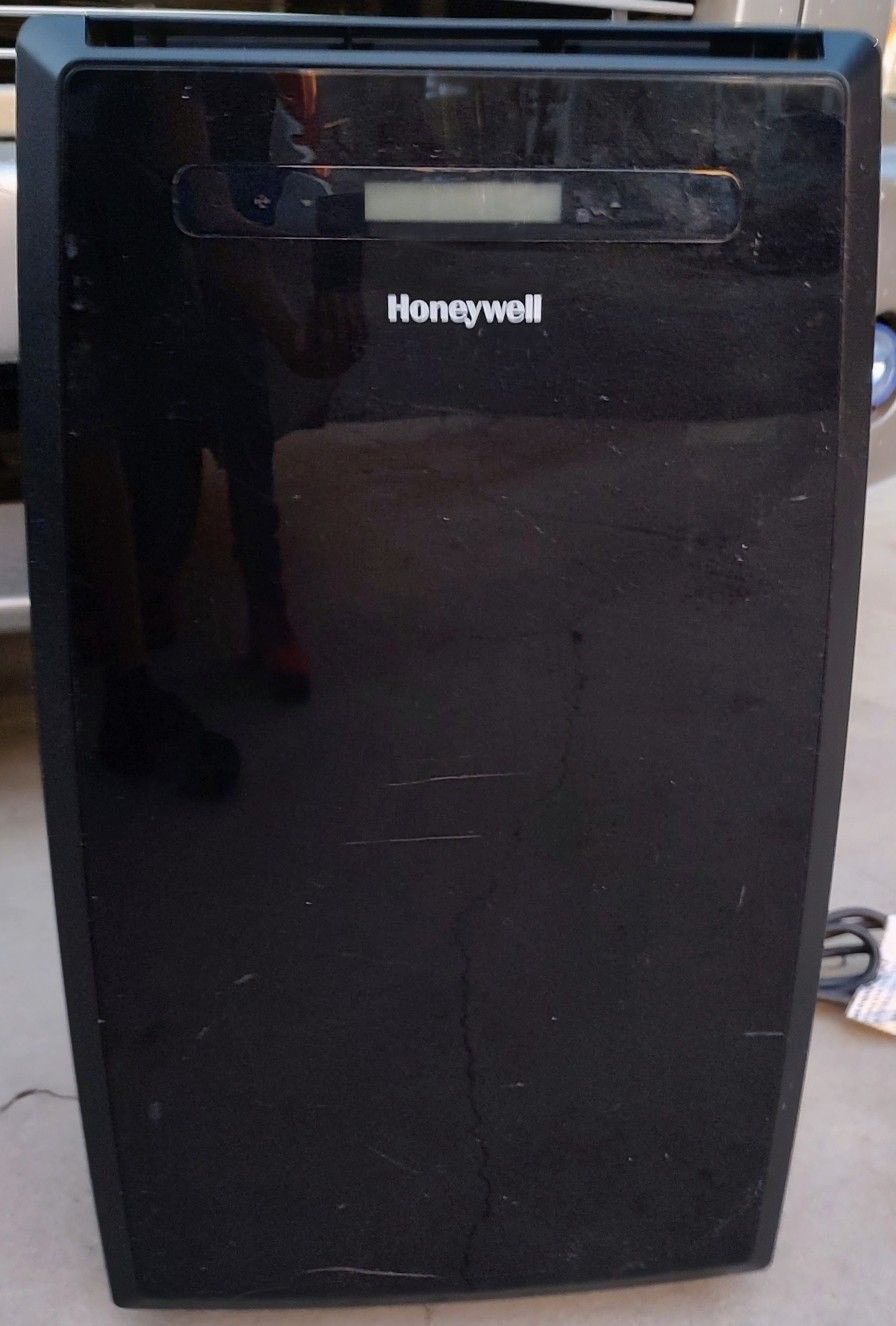 Honeywell Dual Hose 14,000 BTU Portable Air conditioner