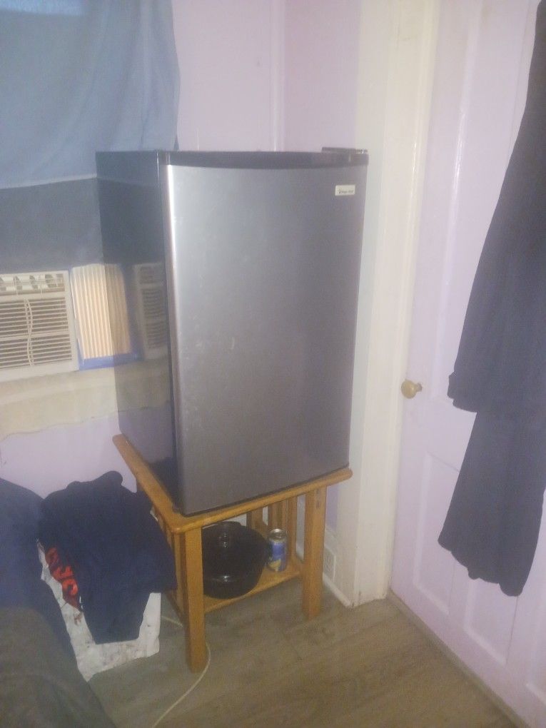 Magic Chef Refrigerator