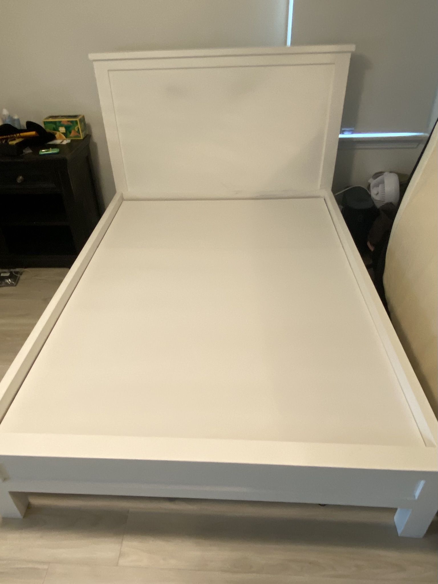Almost New, Gorgeous Full Bed! Moving Sale!