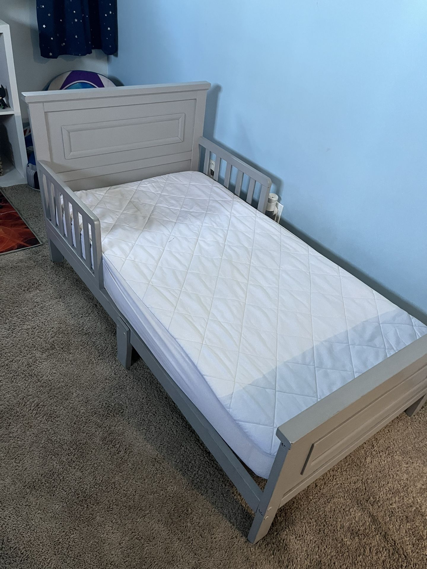 Toddler Bed Frame - Gray 