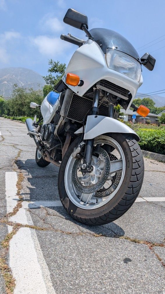 1987 Honda VFR700F2