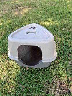Dog or Cat House  (medium size)