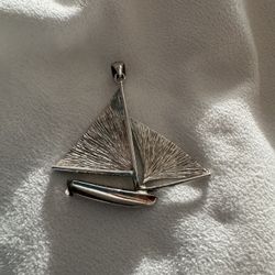 EUC Sterling Large Sailboat Pendant - Looks New- Unisex 