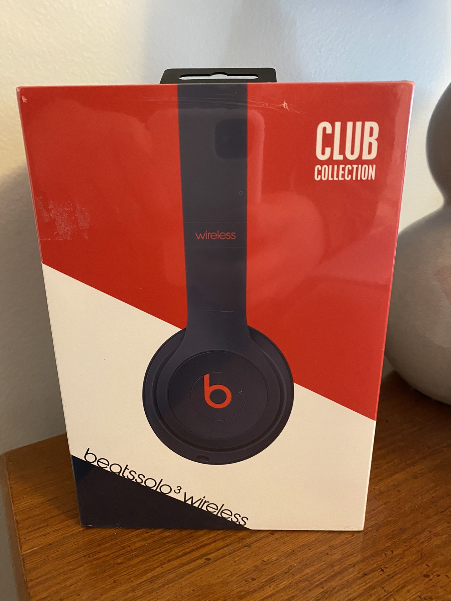 NEVER OPENED - Beats Solo 3 Wireless CLUB Collection Navy Blue