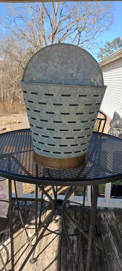 Pretty Metal Container