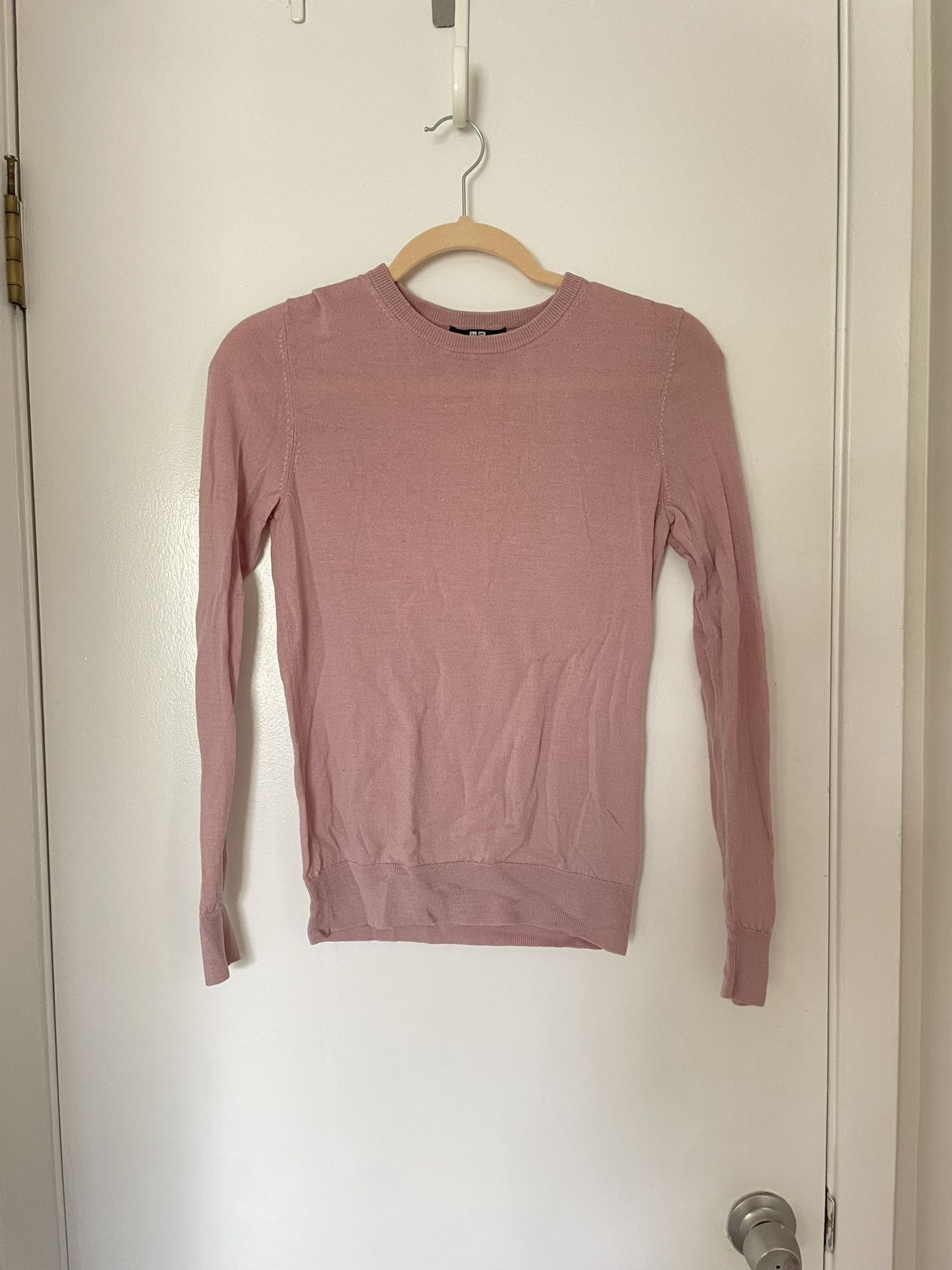 Uniqlo Pink Light-weight Sweater