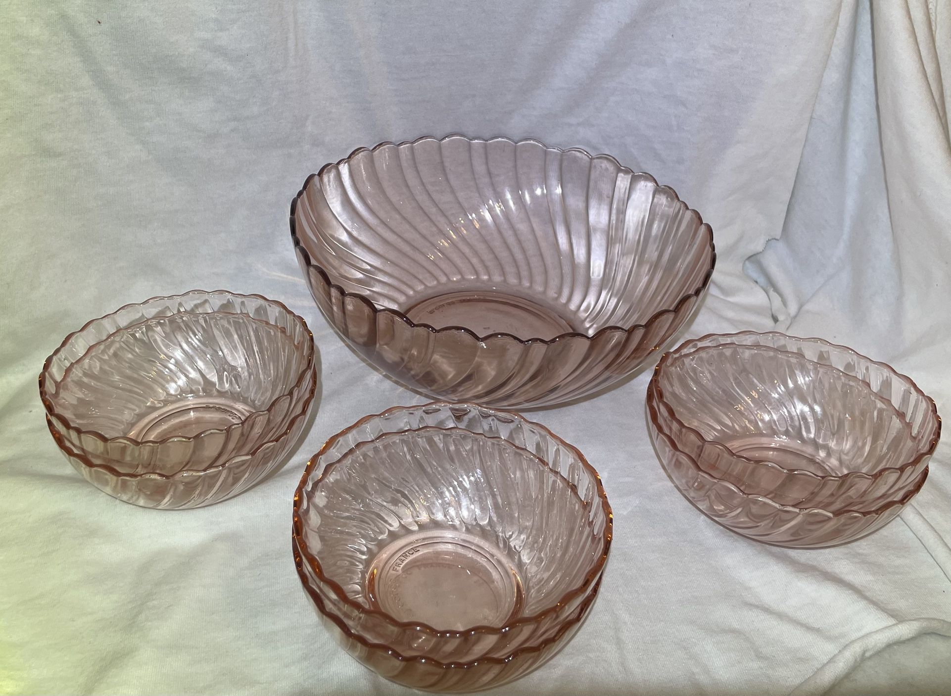 Vintage Arcoroc France Rosaline Pink Swirl Serving Bowl & 6 Berry Bowls
