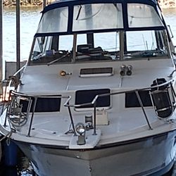 89 Bayliner Contested 28-footer