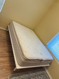 Full size bed