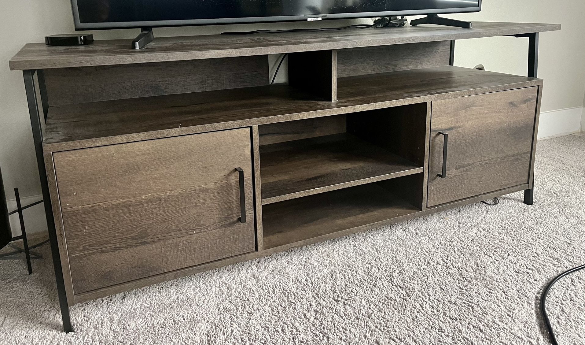 Tv stand 