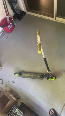 Mongoose Kids Scooter