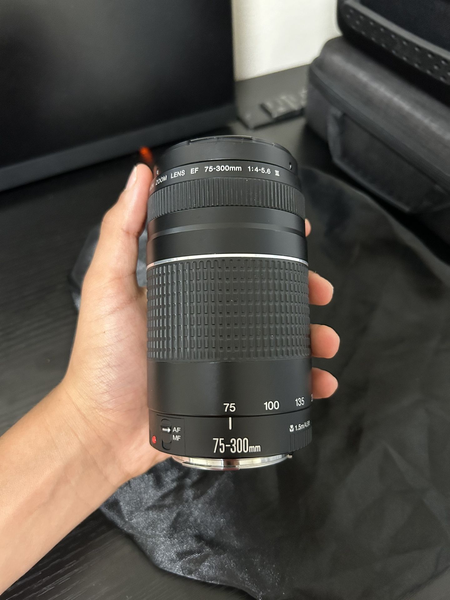 75-300mm canon zoom lens