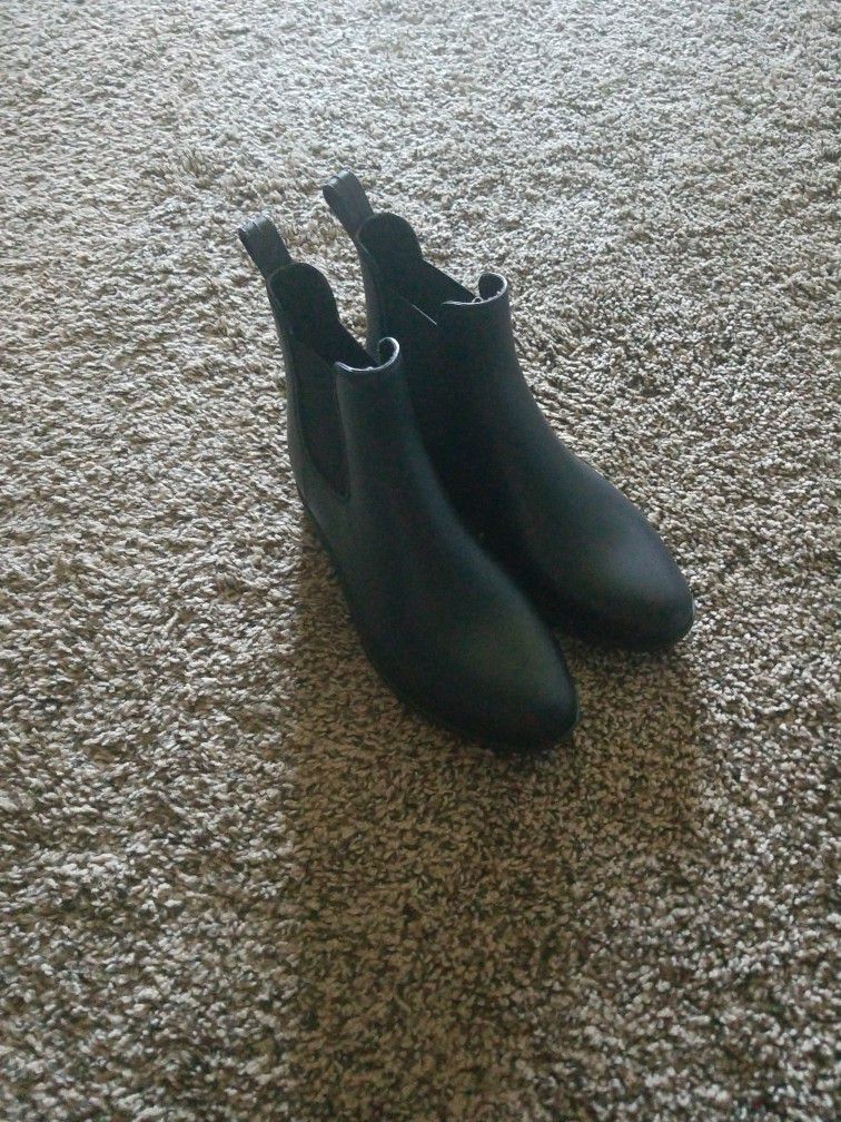 Ankle rain boots