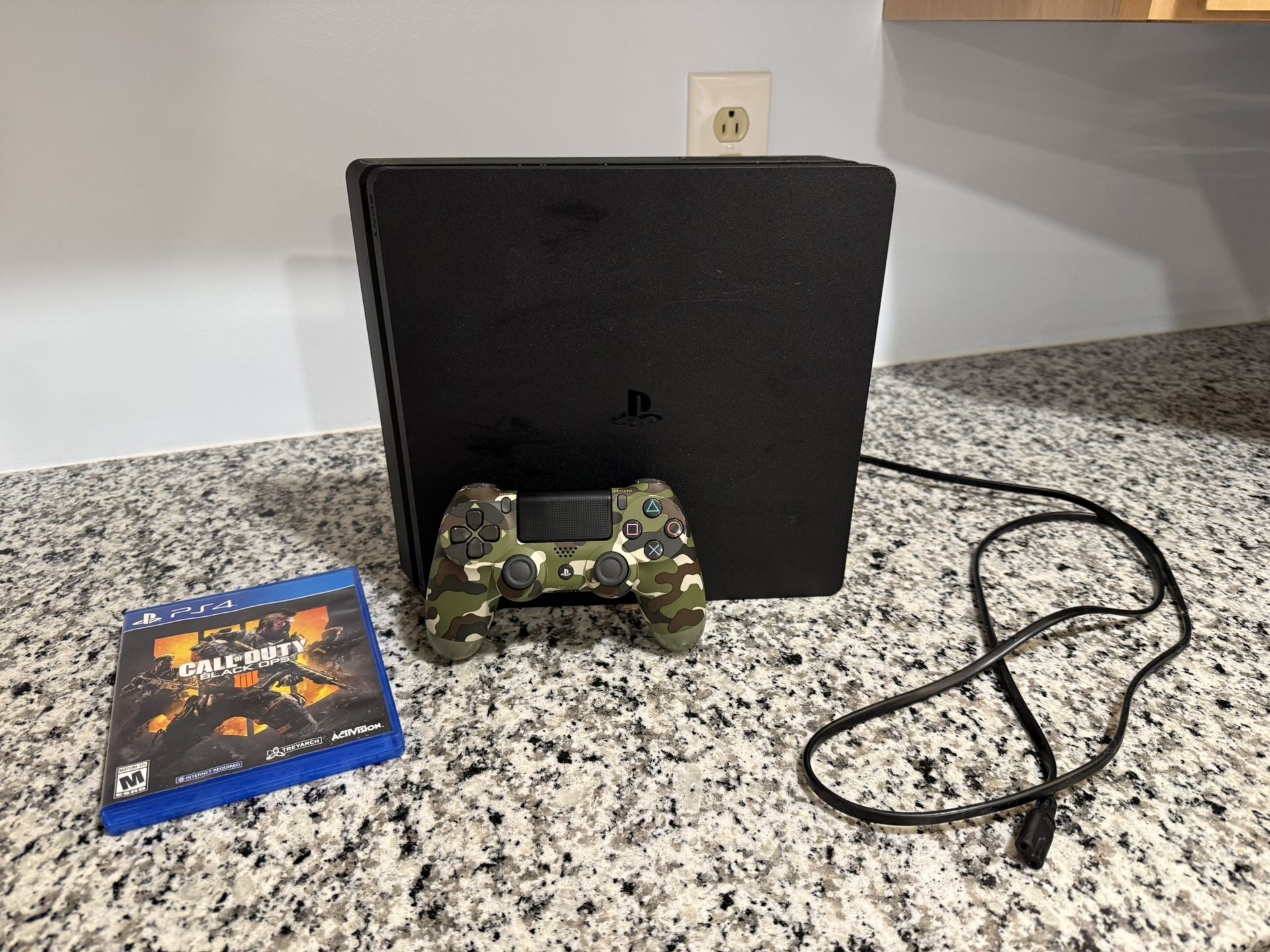 Playstation 4 Slim 500GB (Description)