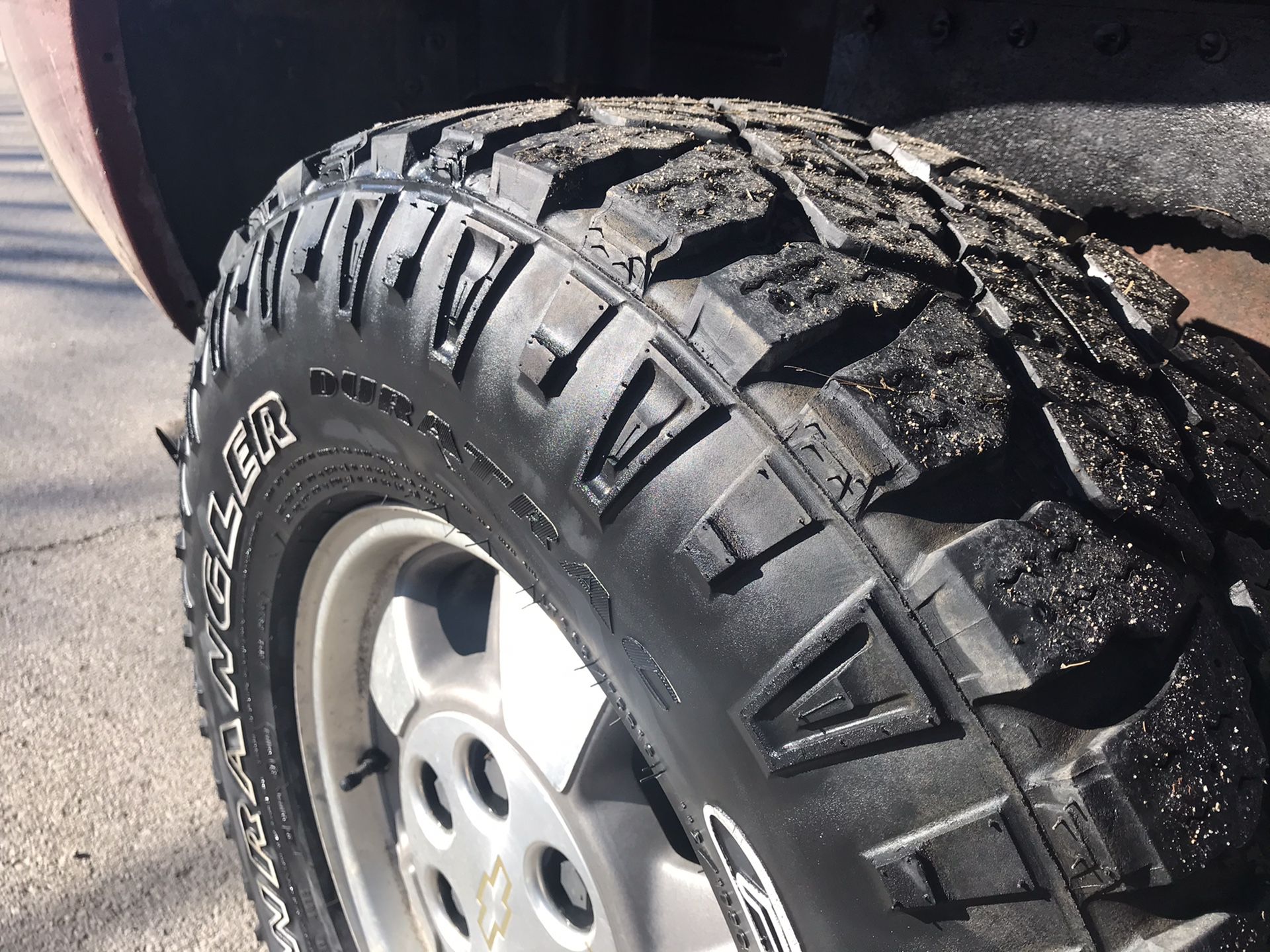 Mud terrain tires 265/75/16