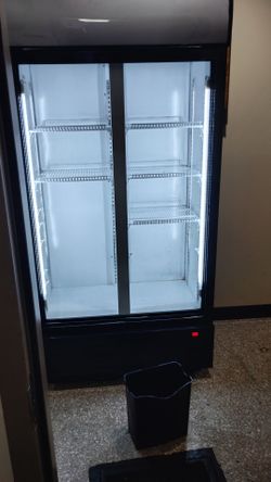 Up rite display refrigerator