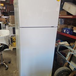 GE
17.5 cu. ft. Top Freezer Refrigerator in White
