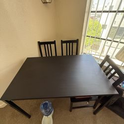 Dining Table & 4 Chairs 
