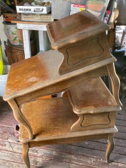 2 Nightstands and magazine holder free