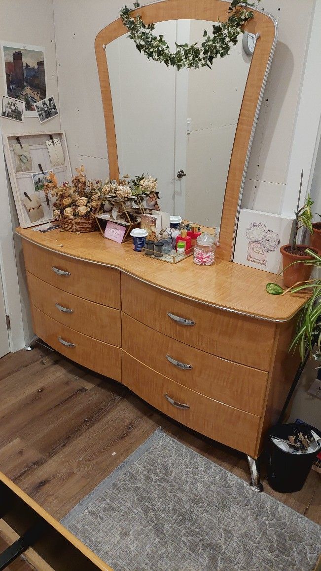 Queen Bedroom Set