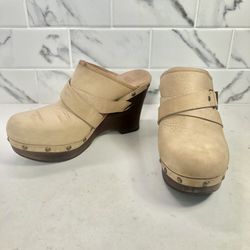UGG Natalie Tan Leather Clogs Size 7