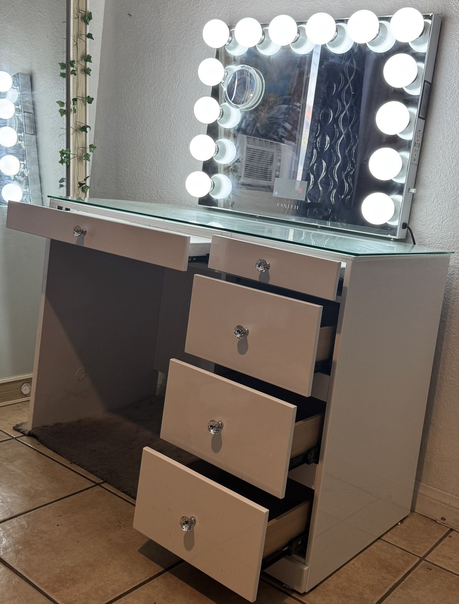 Make Up Vanity (Desk,Light,Speaker&Charging Port)