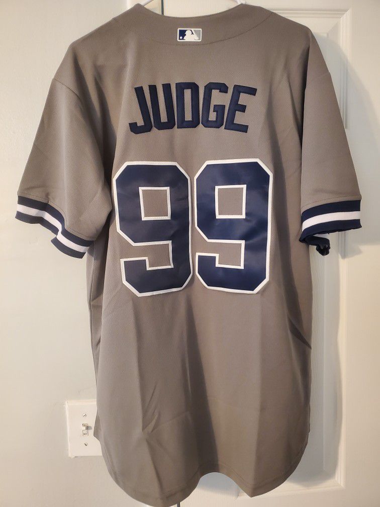 aaron judge shirt size