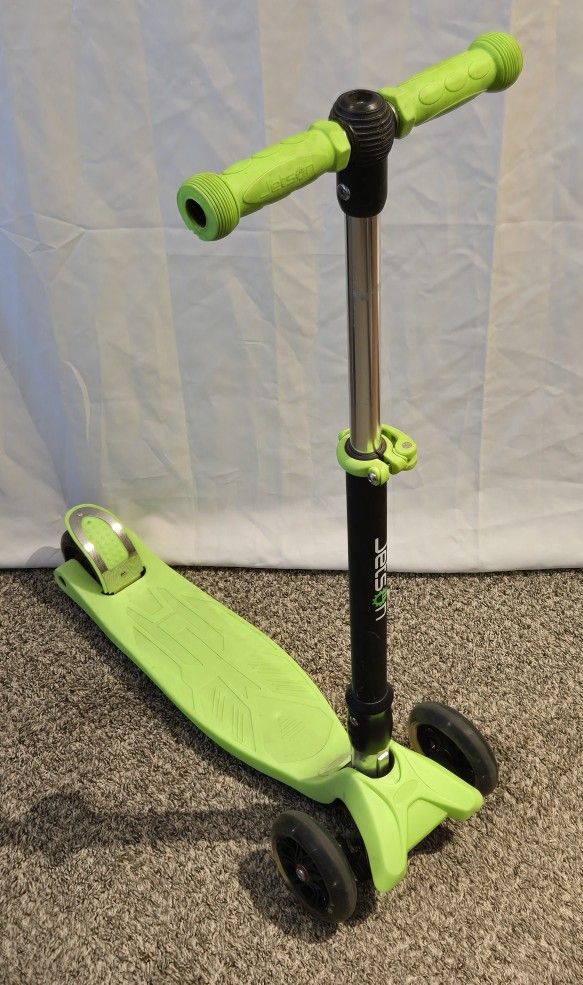 Jetson Jupiter Mini (Green & Black) Kids #TWN8P11(contact info removed)1 3-Wheel Light-Up Scooter