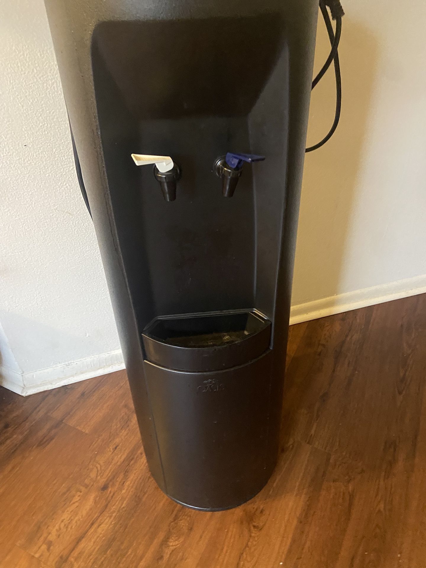 Basic Black Hot/Cold Water Dispenser (top-load)
