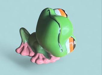 McDonald’sLittlest Pet Shop Green & Pink Baby Frog Figurine