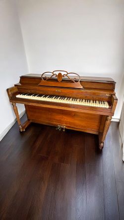 FREE STERLING CONSOLE PIANO – YOU PAY DELIVERY