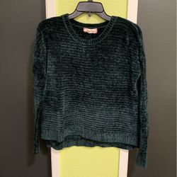 Women’s Sweater (size M)