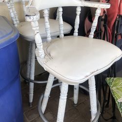 2 Barstools